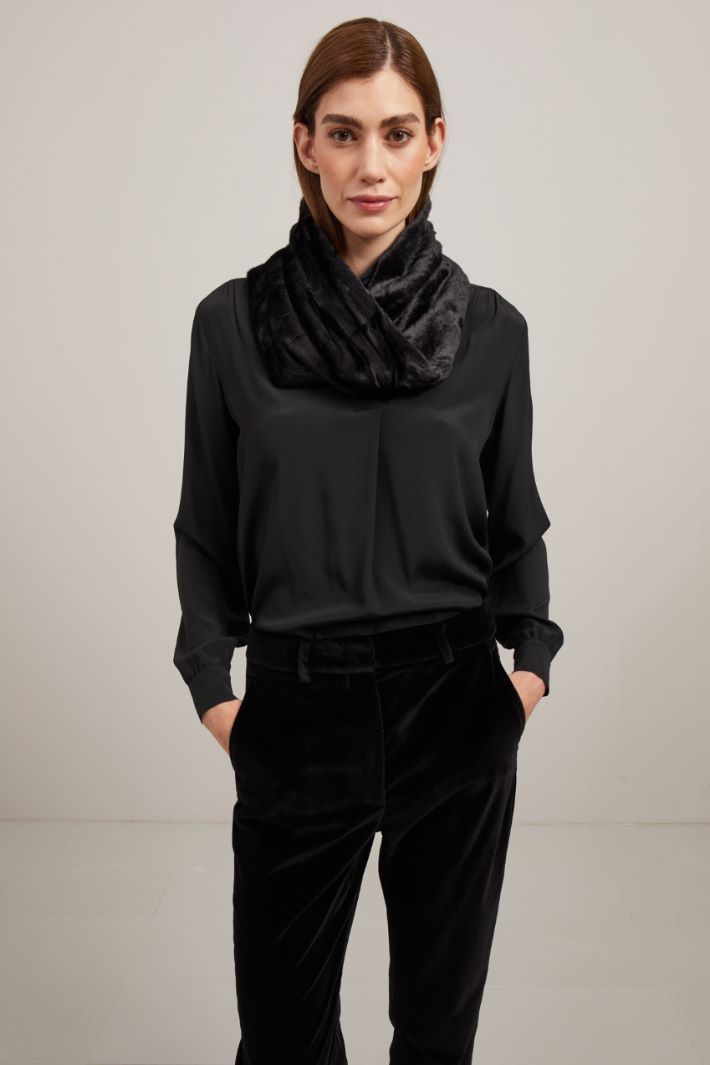Stola effetto pelliccia - NERO - Fashion Market