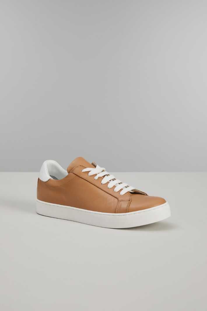 Sneakers in vera pelle - CAMMELLO BIANCO - Fashion Market - 2