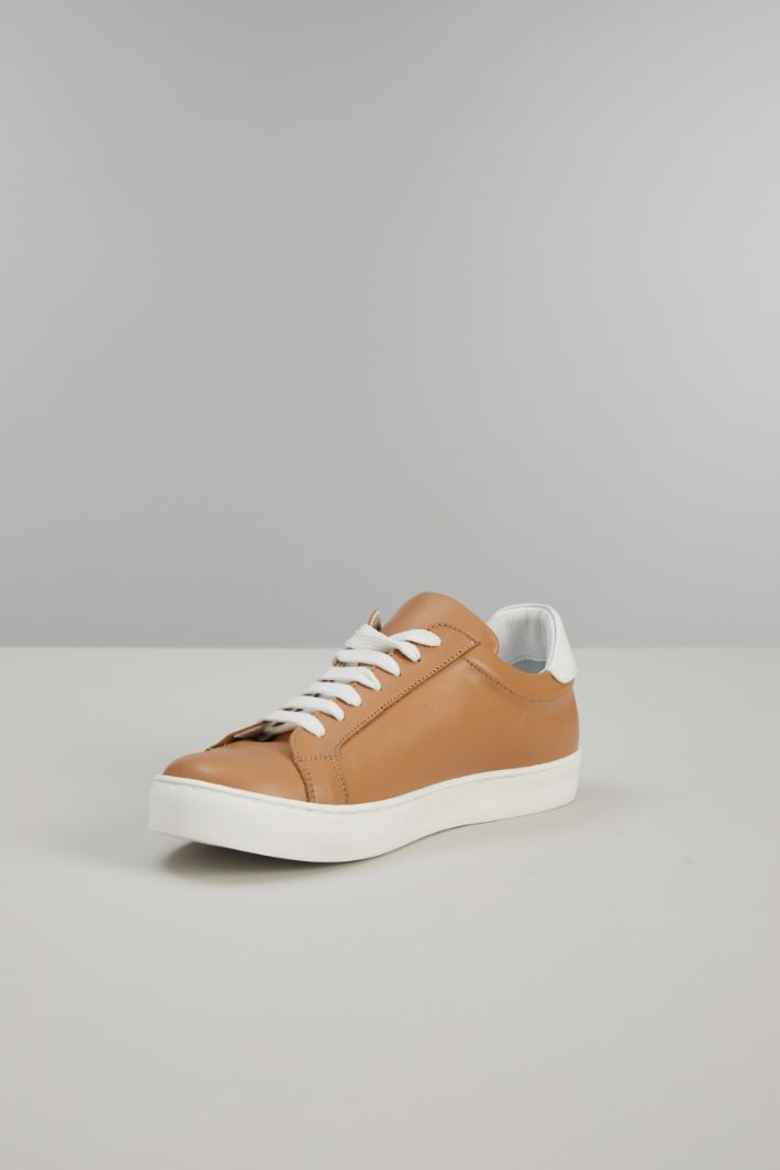Sneakers in vera pelle - CAMMELLO BIANCO - Fashion Market - 3
