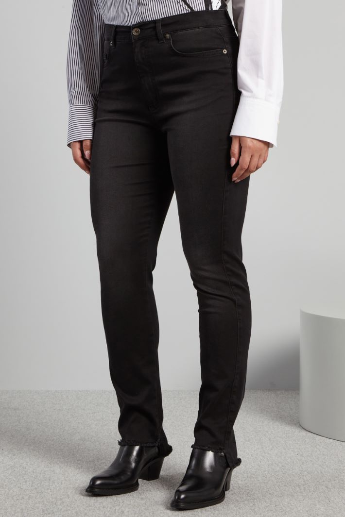 Jeans con bordo asimmetrico - NERO - Fashion Market - 2