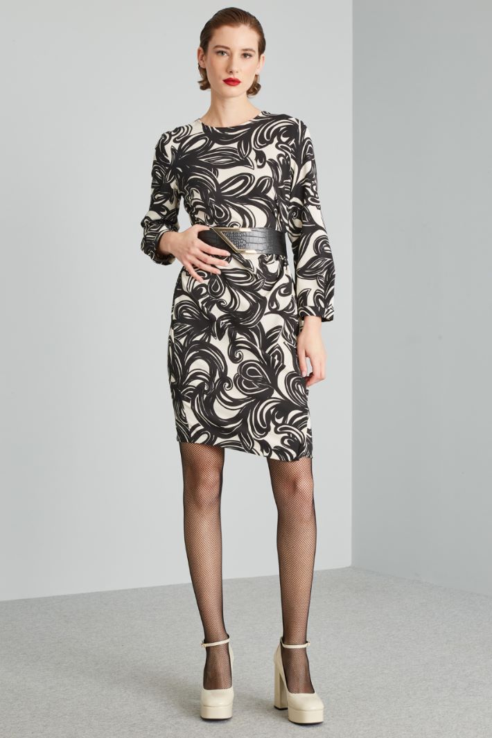 Abito in sablé con drappeggio - NERO LATTE - Fashion Market
