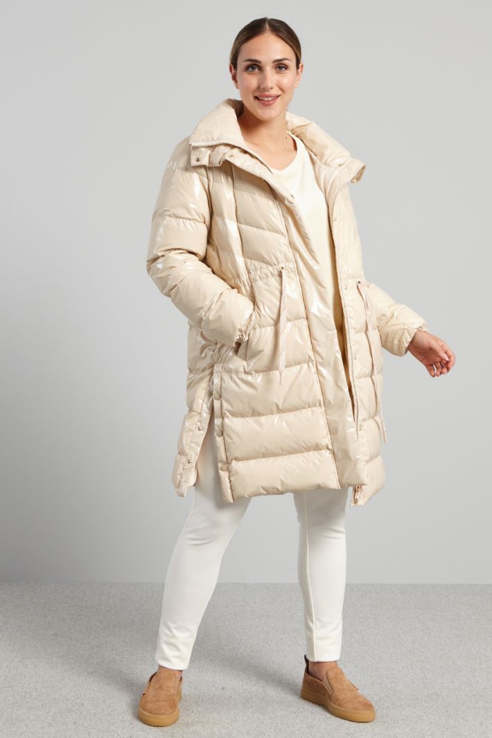 Piumino lungo in vernice - SABBIA - Fashion Market