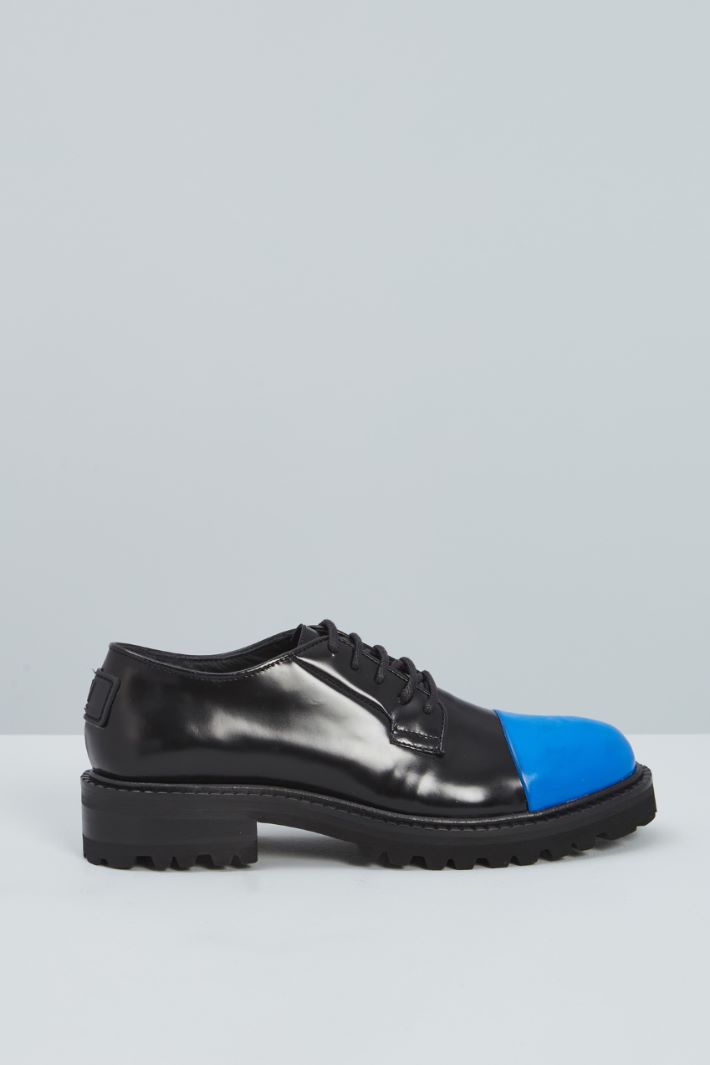 Stringate con punta stondata - NERO BLUETTE - Fashion Market
