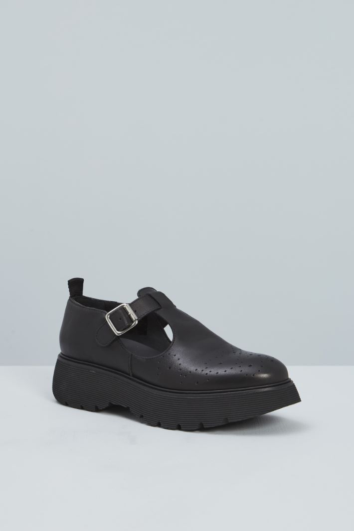 Scarpe con dettagli cut out - NERO - Fashion Market - 2