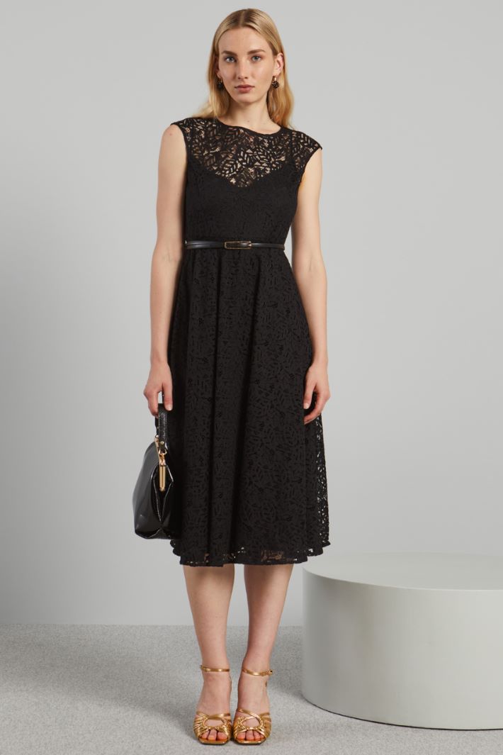 Abito smanicato in pizzo - NERO - Fashion Market