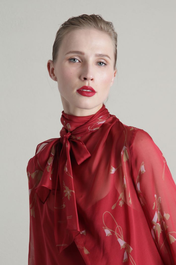 Blusa in chiffon di pura seta - ROSSO CAMMELLO - Fashion Market - 3