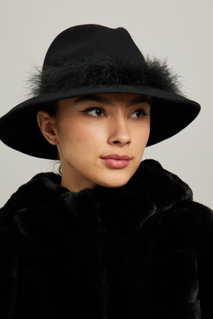 Fedora in lana con piume - NERO - Fashion Market