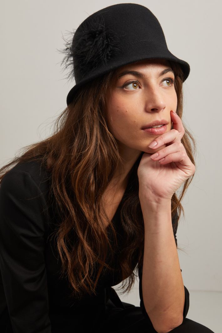Cloche in lana con piume - NERO - Fashion Market - 2