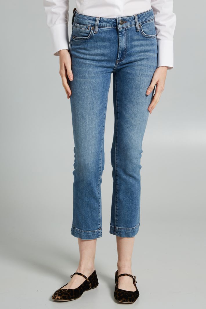 Jeans cropped dalla linea slim - AZZURRO DENIM - Fashion Market - 2