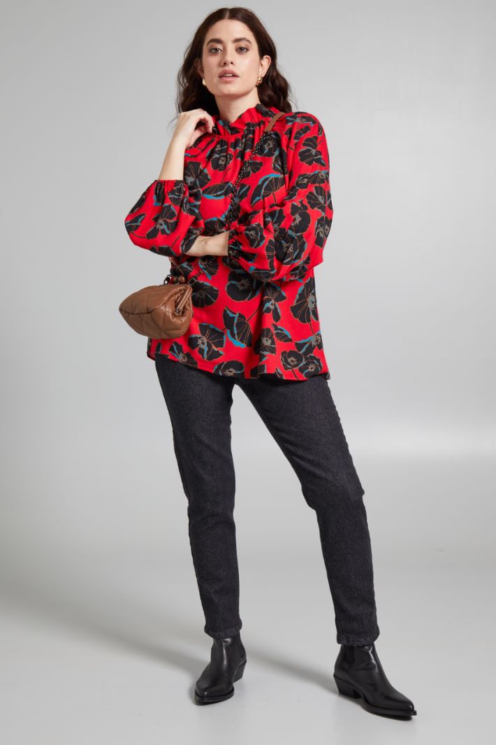 Blusa con collo a rouches - ROSSO NERO AZZURRO - Fashion Market