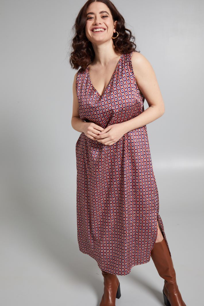 Abito smanicato con spacco - ROSSO VIOLA BEIGE - Fashion Market - 2