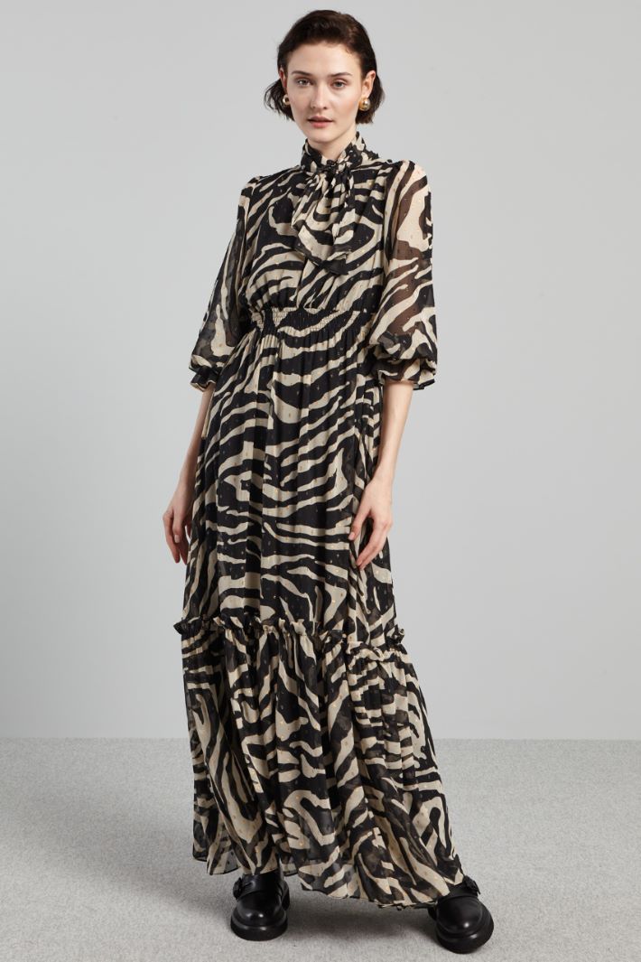 Abito con collo a foulard - NERO ECRU ORO - Fashion Market - 2