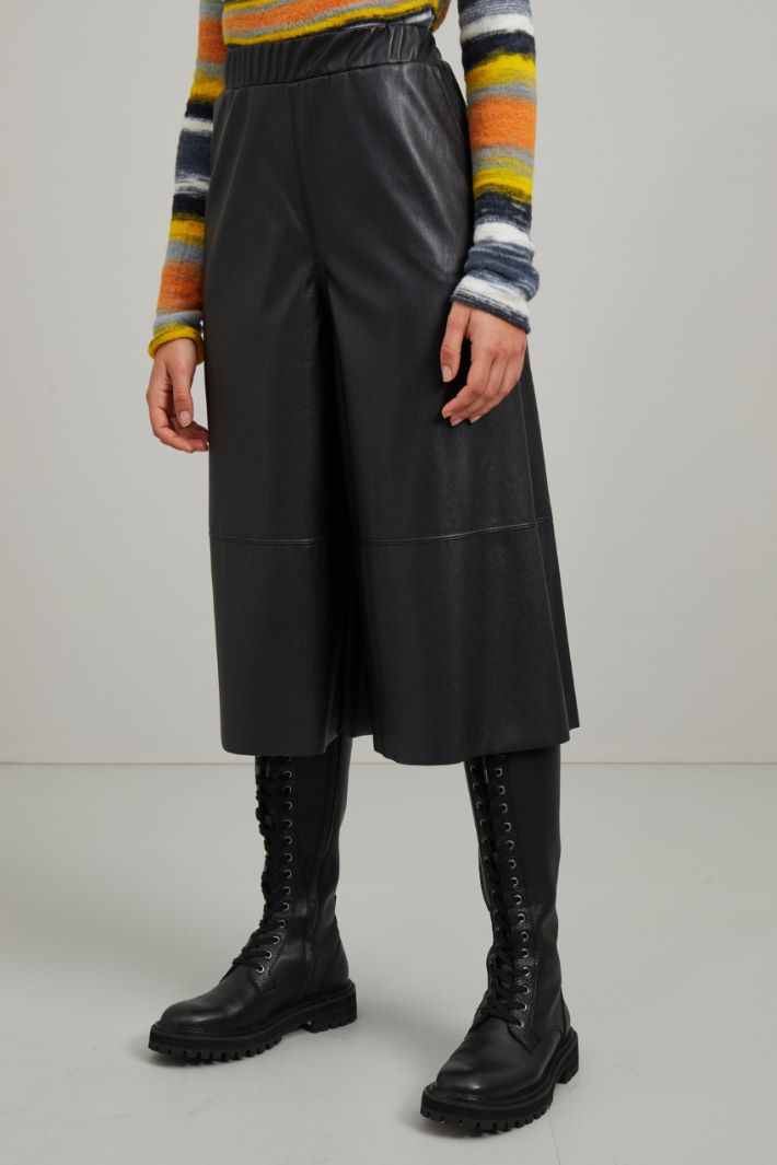Pantaloni ampi in similpelle - NERO - Fashion Market - 4