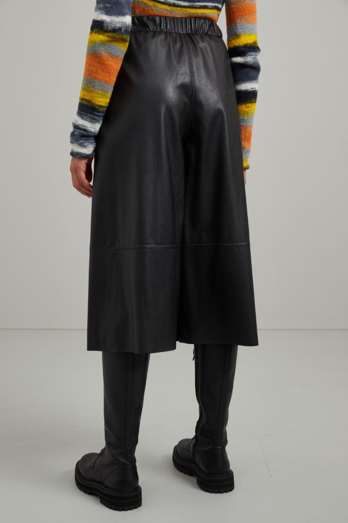 Pantaloni ampi in similpelle - NERO - Fashion Market - 2