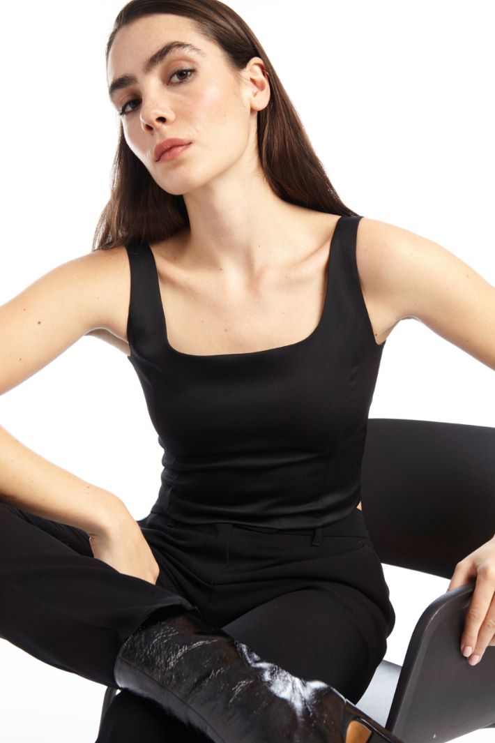 Top corto in raso - NERO - Fashion Market