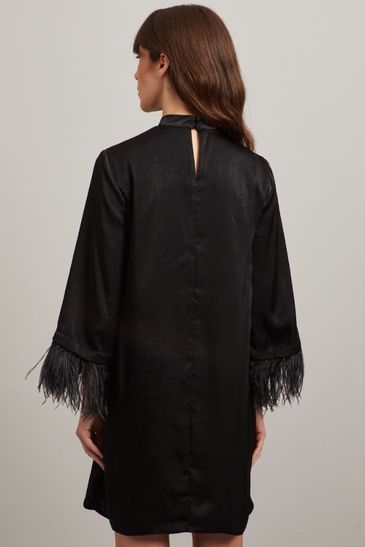 Abito in raso con piume - NERO - Fashion Market - 4