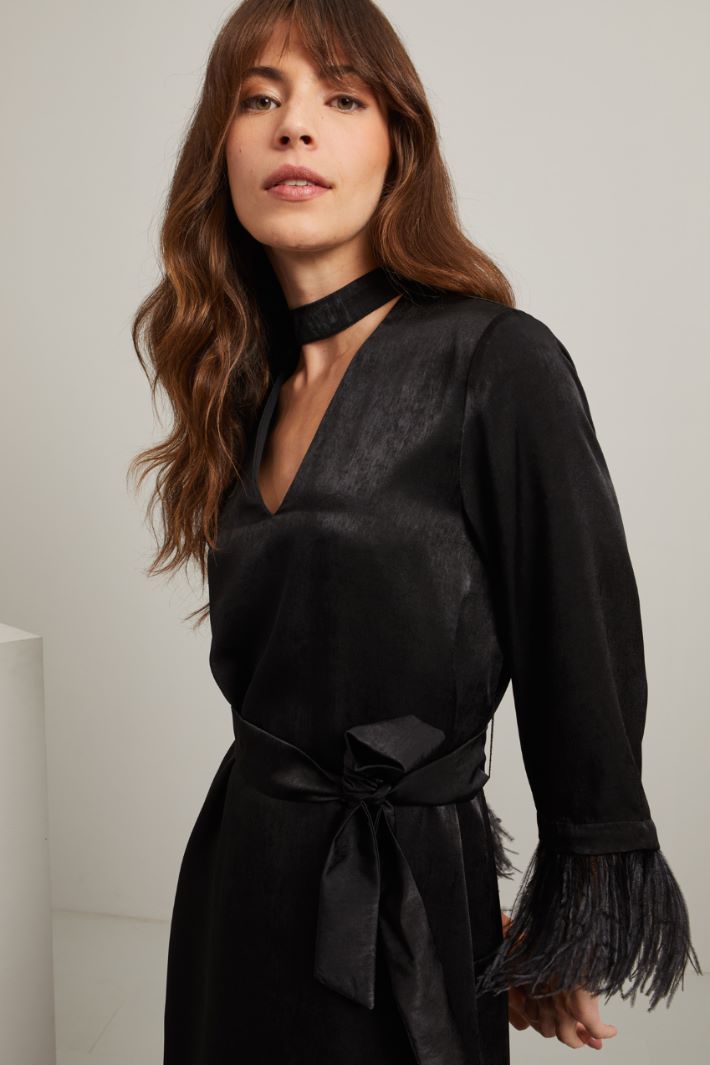 Abito in raso con piume - NERO - Fashion Market - 3