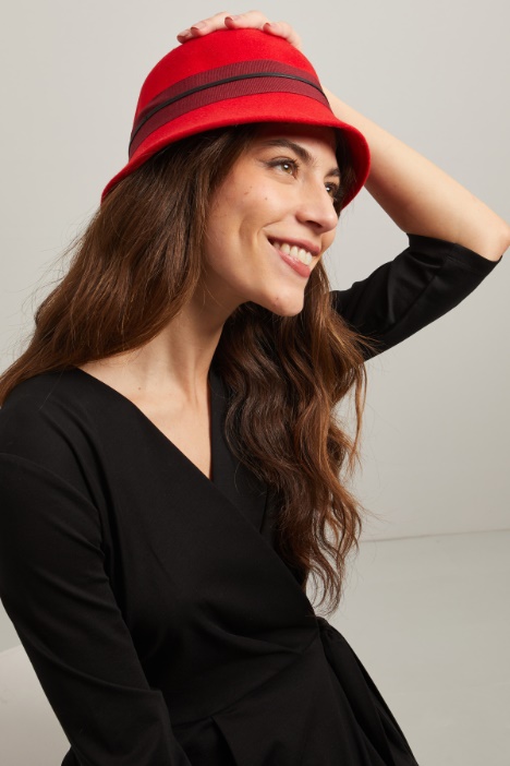Cloche in lana con nastro - Fashion Market