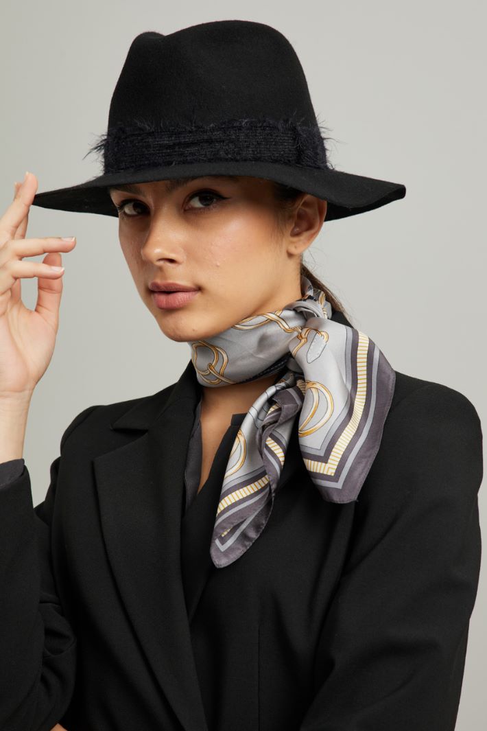 Fedora con nastro sfrangiato - NERO - Fashion Market