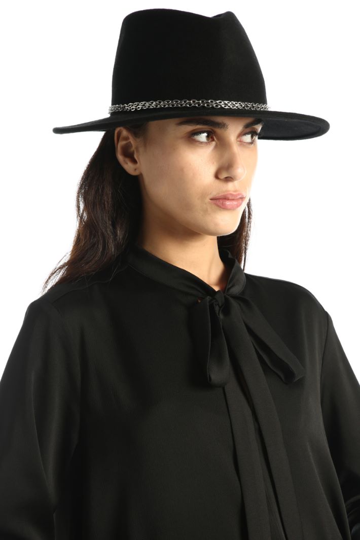 Fedora con dettaglio in catena - NERO - Fashion Market - 2