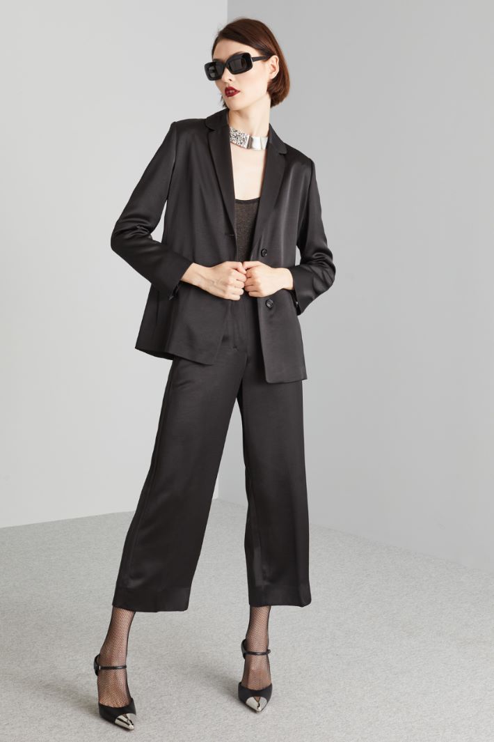 Blazer in raso con spacco - NERO - Fashion Market