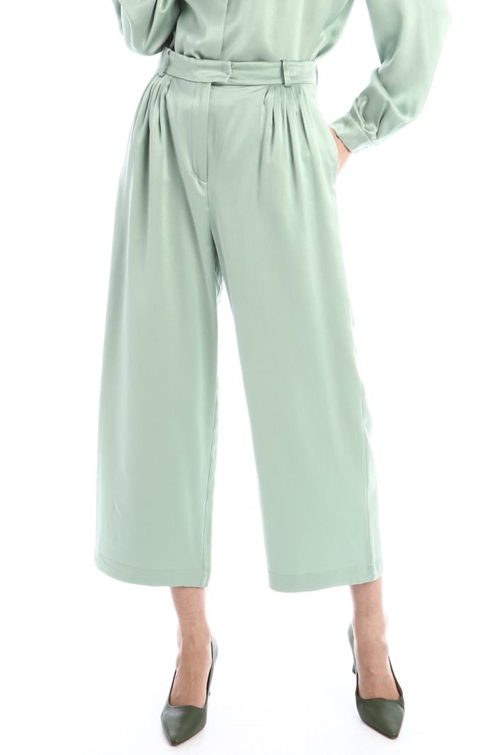 Pantaloni cropped in raso - VERDE PASTELLO - Fashion Market